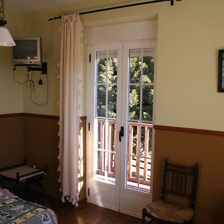 La Casona De Collado Vendégház Hoyos del Collado Kültér fotó