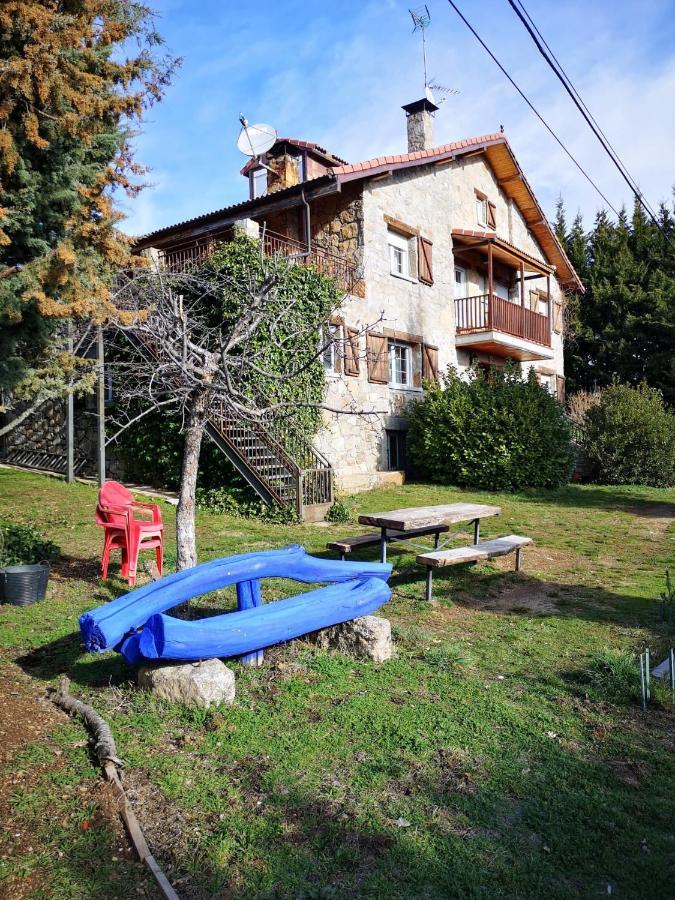 La Casona De Collado Vendégház Hoyos del Collado Kültér fotó