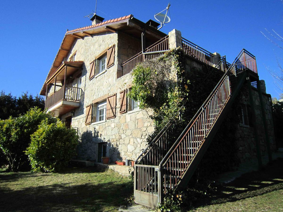La Casona De Collado Vendégház Hoyos del Collado Kültér fotó