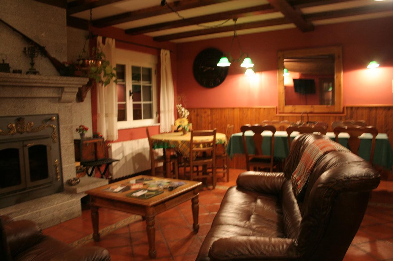 La Casona De Collado Vendégház Hoyos del Collado Kültér fotó