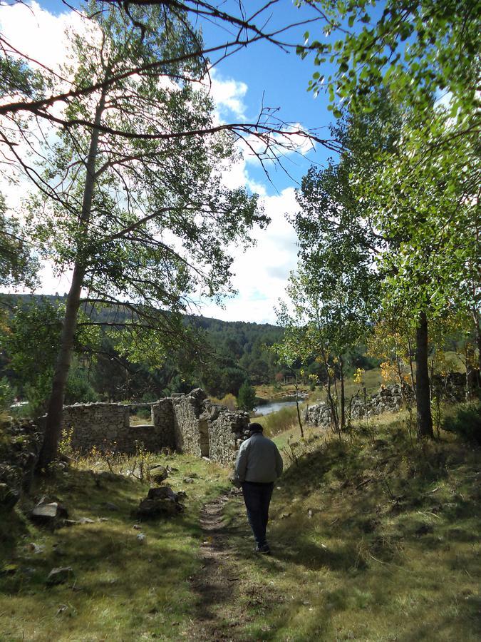 La Casona De Collado Vendégház Hoyos del Collado Kültér fotó